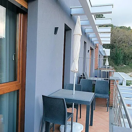 Dominick House Aparthotel 3*