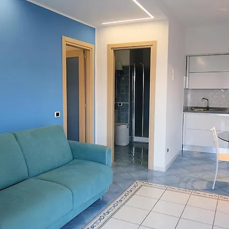 Dominick House 3*