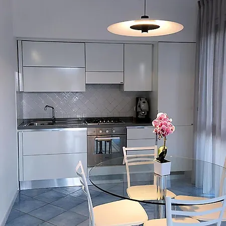 Dominick House 3*